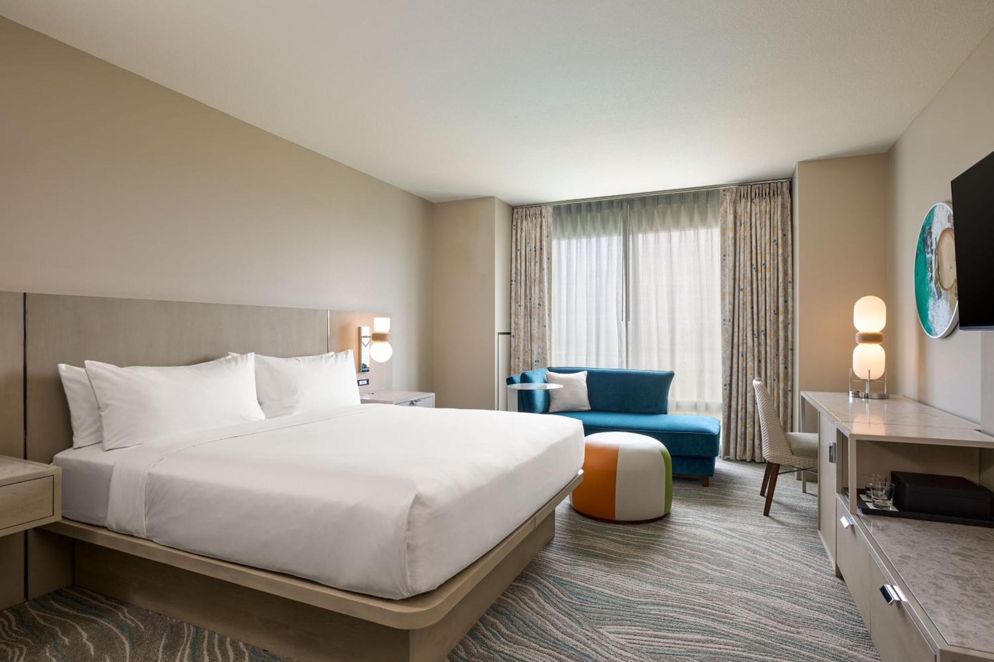 Renaissance Clubsport Laguna 4*